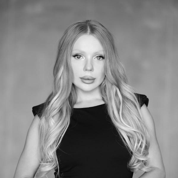 Карина Кросс